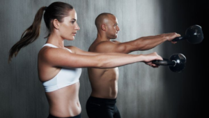 Descubra como fazer musculação da maneira certa com dicas práticas e exercícios eficazes. Aprenda a construir músculos de forma saudável e alcançar seus objetivos.