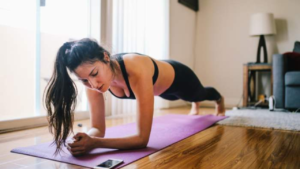 Faça Treino funcional em casa 2025 de forma eficaz com nosso guia passo a passo. Aprenda os melhores exercícios para você.